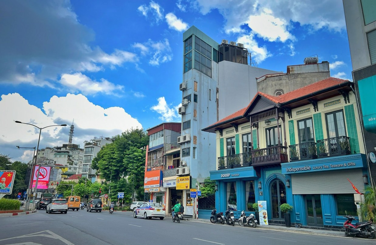 Cửa Nam - Cánh hoa xòe rộng bốn phương